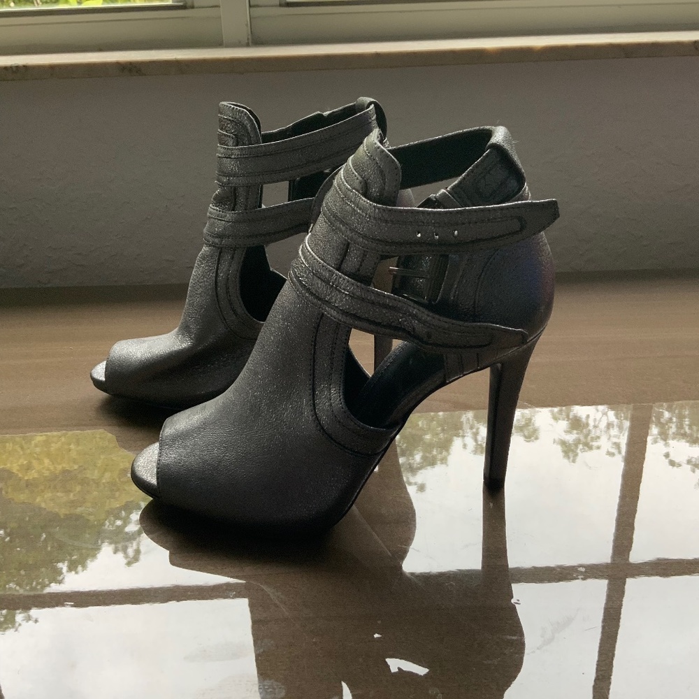 Michael Kors Women’s Blaze Peep Toe Booties Size 7 M